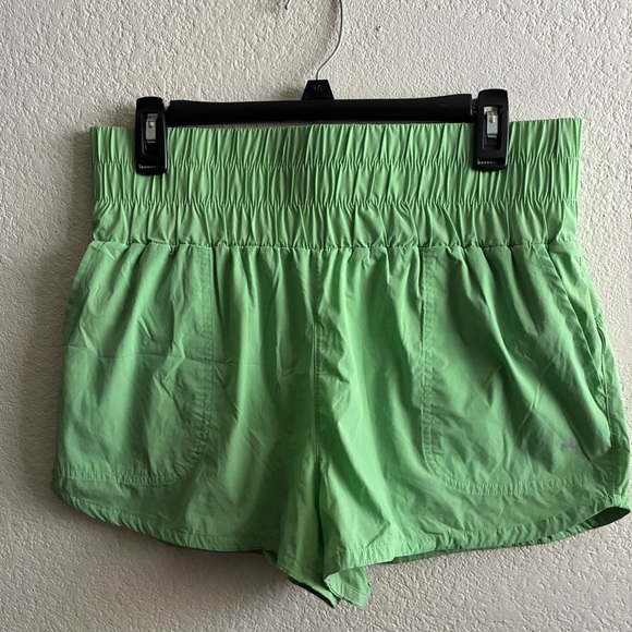 JoyLab Women's Vibrant Green Athletic Shorts M - Picture 2 of 9